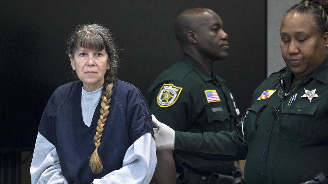 Retrasan el juicio de la "payasa asesina" en EE.UU. tras nuevas revelaciones