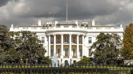 La Casa Blanca acusa a la OPEP+ de "alinearse" con Rusia tras la decisión de recortar la producción de petróleo