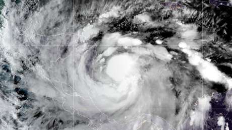 La tormenta tropical Julia se convierte en huracán cerca de las islas colombianas de San Andrés y Providencia