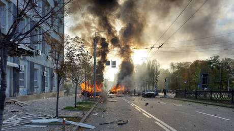 Varios ataques de misiles alcanzan el centro de Kiev (VIDEOS, FOTOS)