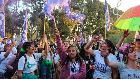 "¡Hicimos crujir el patriarcado!": Argentina culmina un histórico y masivo 35 Encuentro Plurinacional de Mujeres y diversidades sexuales