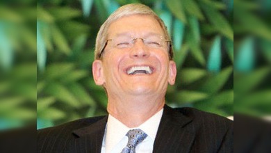 El sucesor de Steve Jobs es el directivo mejor pagado de EE. UU.