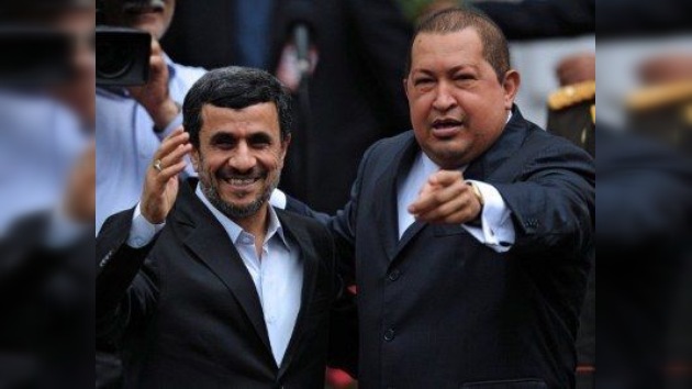 Chávez y Ahmadineyad juntos 'porque el mundo no quiere más imperialismo'
