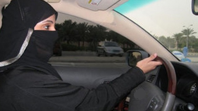 Gran muftí saudita: "No dejar que las mujeres conduzcan salva del diablo al país"