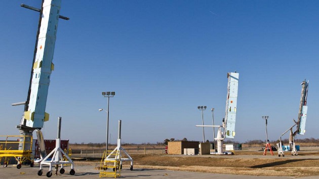 La Nasa lanza tres cohetes militares secretos