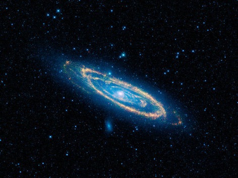 La NASA ofrece a los aficionados imágenes de millones de galaxias, estrellas y asteroides