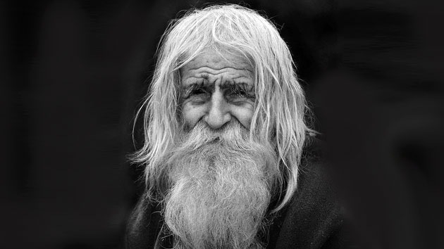 Dobri Dobrev, el mendigo que lo dona todo a los pobres y la Iglesia
