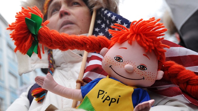 Marcha en Moscú contra la ley que prohíbe la adopción de niños rusos a EE.UU.