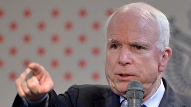 El senador McCain desea un castigo "veloz" contra Siria con armas a distancia