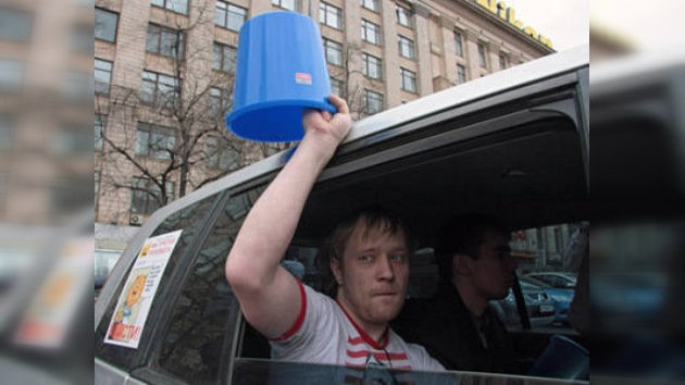 Se radicalizan protestas de "cubitos azules" en Moscú