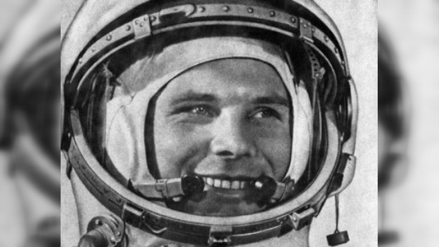 Emiten monedas conmemorativas por el cincuentenario del vuelo de Gagarin