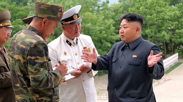 Kim Jong-un insta a mejorar la combatividad de los submarinos