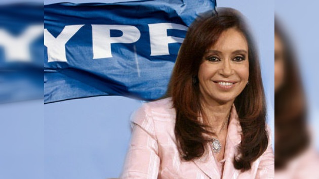 Cristina Fernández de Kirchner promulga la ley de expropiación de YPF