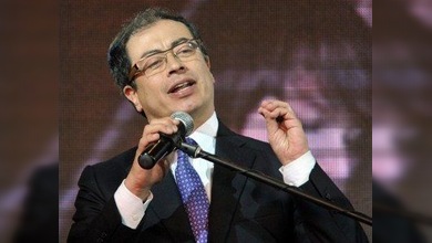 Alcalde electo de Bogotá promete construir 'una democracia de multitudes'
