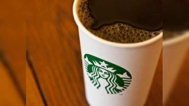 Starbucks cambia su logo liberando a su sirena