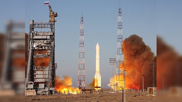 Éxito en cielo: lanzamiento del cohete portador ruso Protón-M