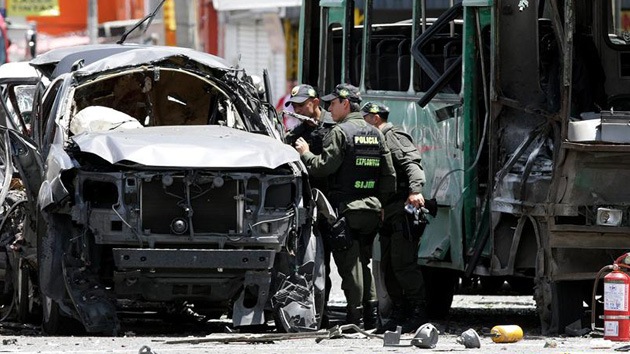 Una bomba explota en un autobús de pasajeros en Bogotá
