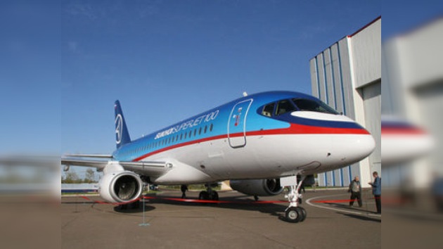 Sukhoi quiere vender 200 Superjet a la mayor compañía aérea de EE.UU.