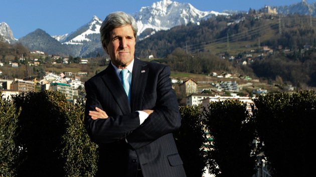 Kerry: "EE.UU. considera todas las opciones para resolver el conflicto sirio, incluso la militar"
