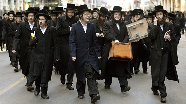 Fotos: Judíos ultraortodoxos bloquean Manhattan contra el servicio militar