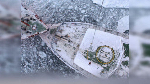 La operación de rescate de los buques varados en el hielo se dilata
