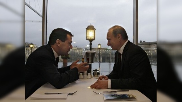 Una competición entre Putin y Medvédev es imposible, según los expertos