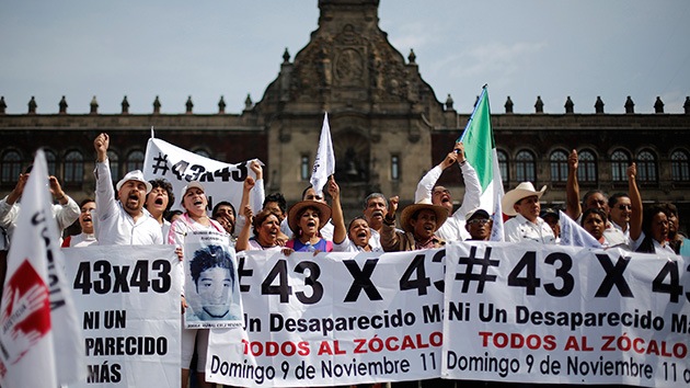 México: Termina la marcha de 7 días por los 43 desaparecidos tras violentas protestas