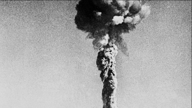 Video: Imágenes inéditas de la carga y detonación de la bomba atómica de Nagasaki