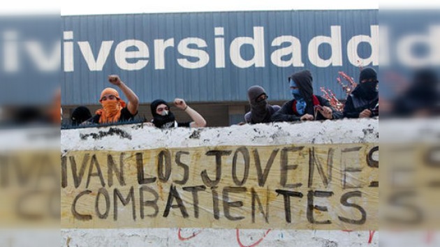 VIDEO: choques y detenidos en el Día del Joven Combatiente en Chile