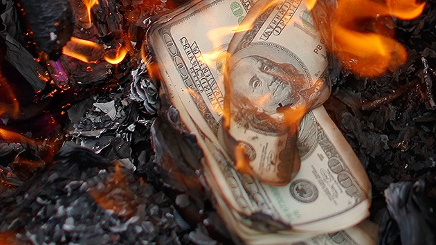 Economista: "El sistema del dólar explotará pronto"