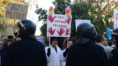 Los sanitarios madrileños siguen su cruzada contra la 'receta' de la privatizaciones
