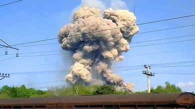 Video: incendio de un arsenal en Rusia
