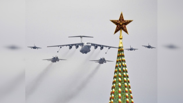Realizan en Moscú el ensayo aéreo del desfile militar del 9 de mayo