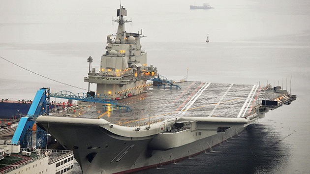 China ya construye su segundo portaaviones