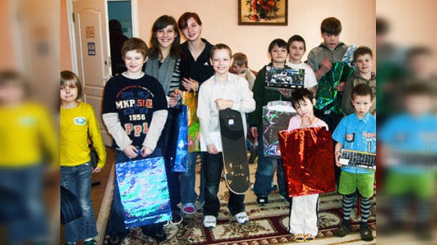 En Moscú más de 100 embajadas recaudan dinero para niños y ancianos