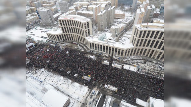 Moscú se tiñe de blanco: la oposición protesta los resultados de las elecciones