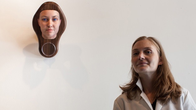 Fotos: Una artista estadounidense crea retratos 3D a partir de ADN