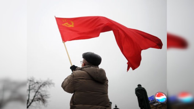 Protesta comunista en Moscú contra la base de la OTAN en la ciudad de Lenin