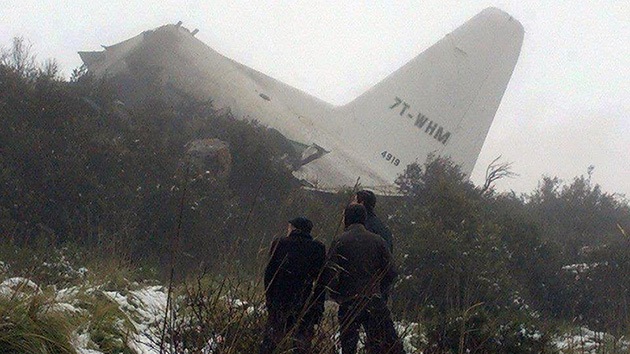 La caída de un avión de transporte militar en Argelia deja 70 muertos