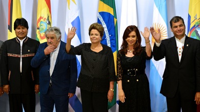 Experto: la democracia en América Latina está más asentada que en Europa