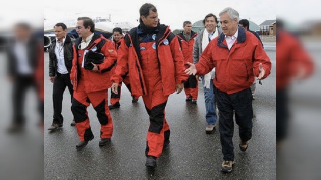 Piñera y Correa visitaron sus bases científicas en la Antártida