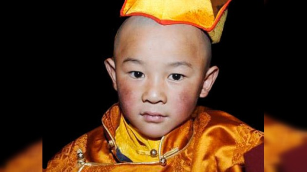 Eligen a la reencarnación del quinto Buda Viviente en el Tíbet