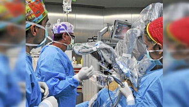 En España operan con una técnica robotizada a adolescentes con obesidad