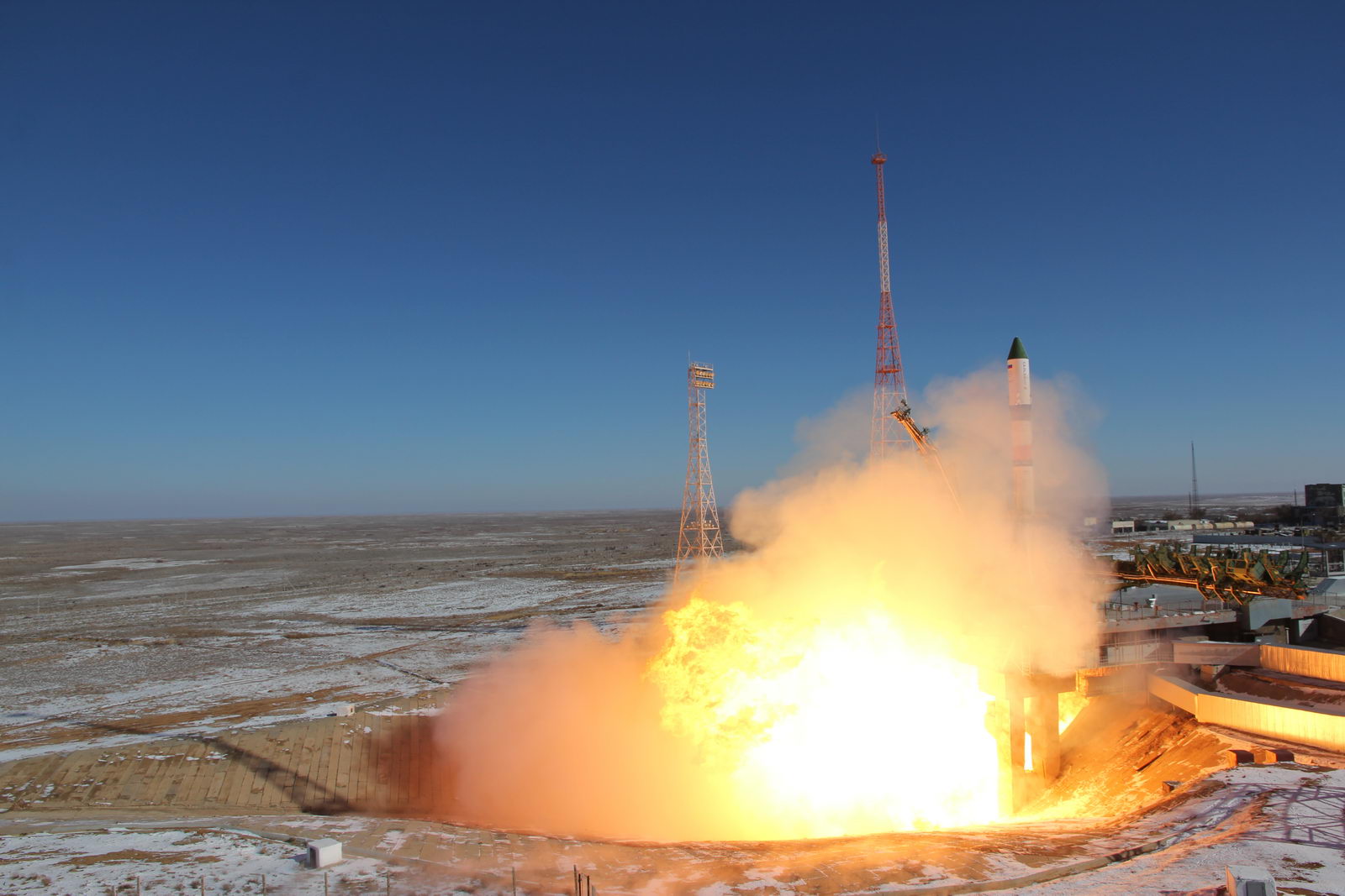 El Carguero Espacial Ruso Progress M-25M Se Acopla A La Estación ...