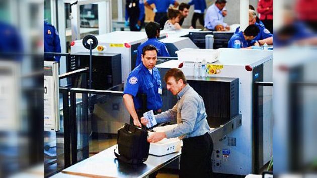 Detienen a cuatro supervisores del aeropuerto de Los Ángeles por tráfico de drogas