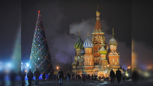 Rusos esperan la llegada del Año Nuevo con más optimismo
