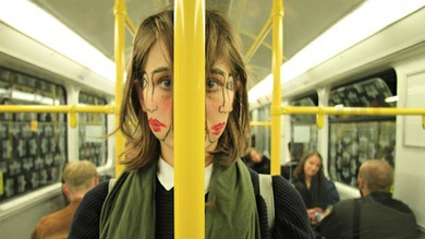 Arte dual: un día cualquiera en la vida de la mujer de doble cara