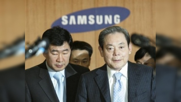 Seúl indulta al ex presidente de Samsung 