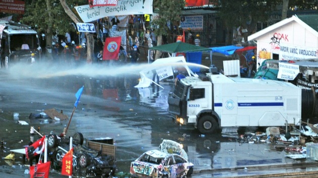 ¿Agua tóxica? Los manifestantes de Estambul sufren reacciones alérgicas