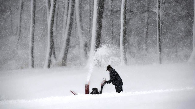 Fotos: Fuertes nevadas dejan a miles de estadounidenses sin electricidad